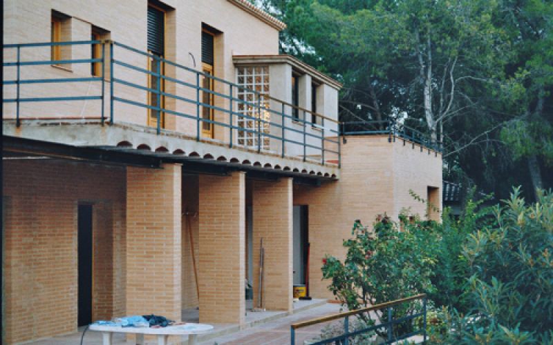 Habitatges en construcció de maó